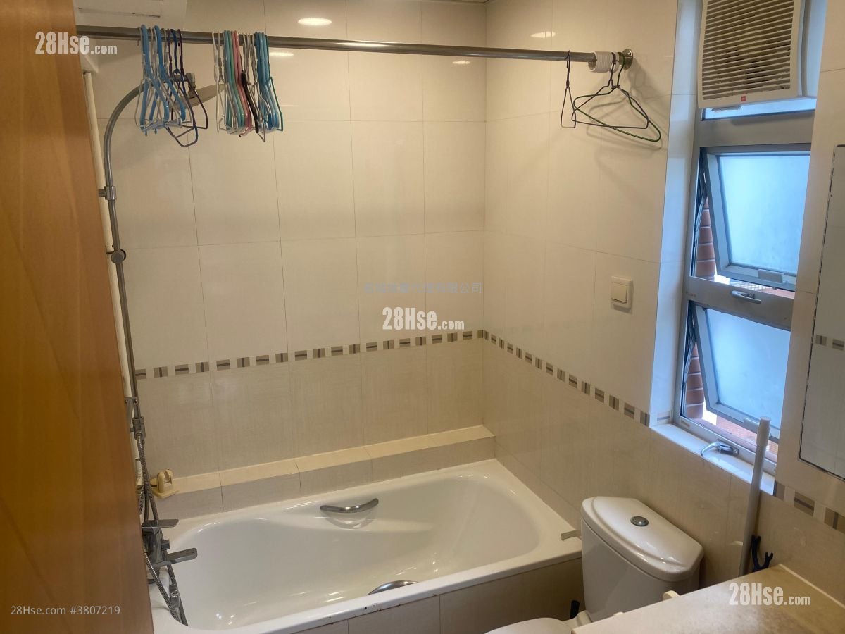 愉景花园 租盘 689 平方尺