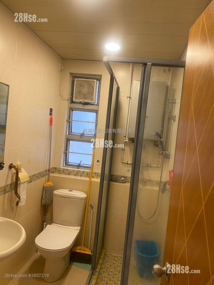 愉景花园 租盘 689 平方尺