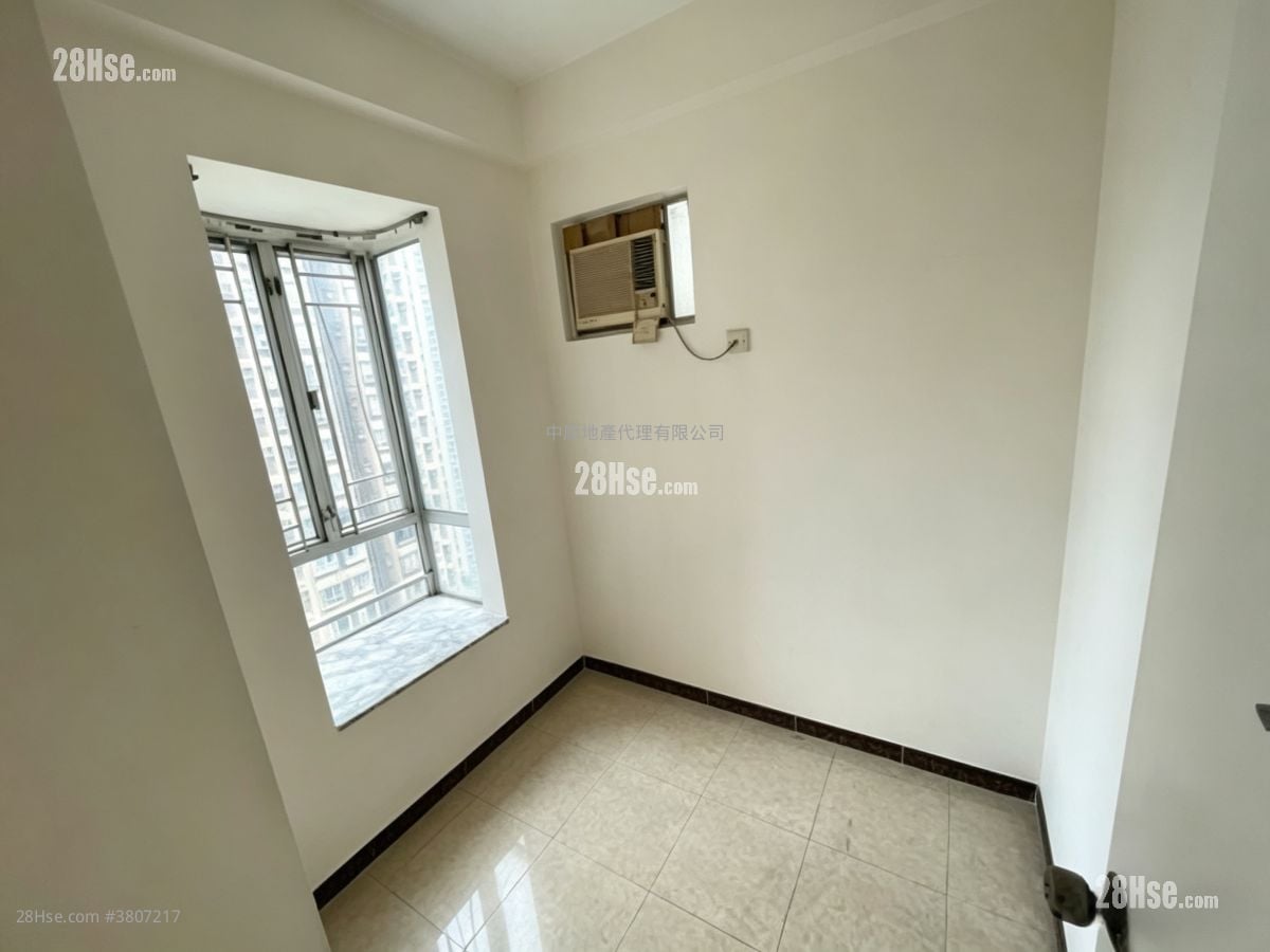 Tuen Mun Town Plaza Sell 2 Bedrooms 325 ft²