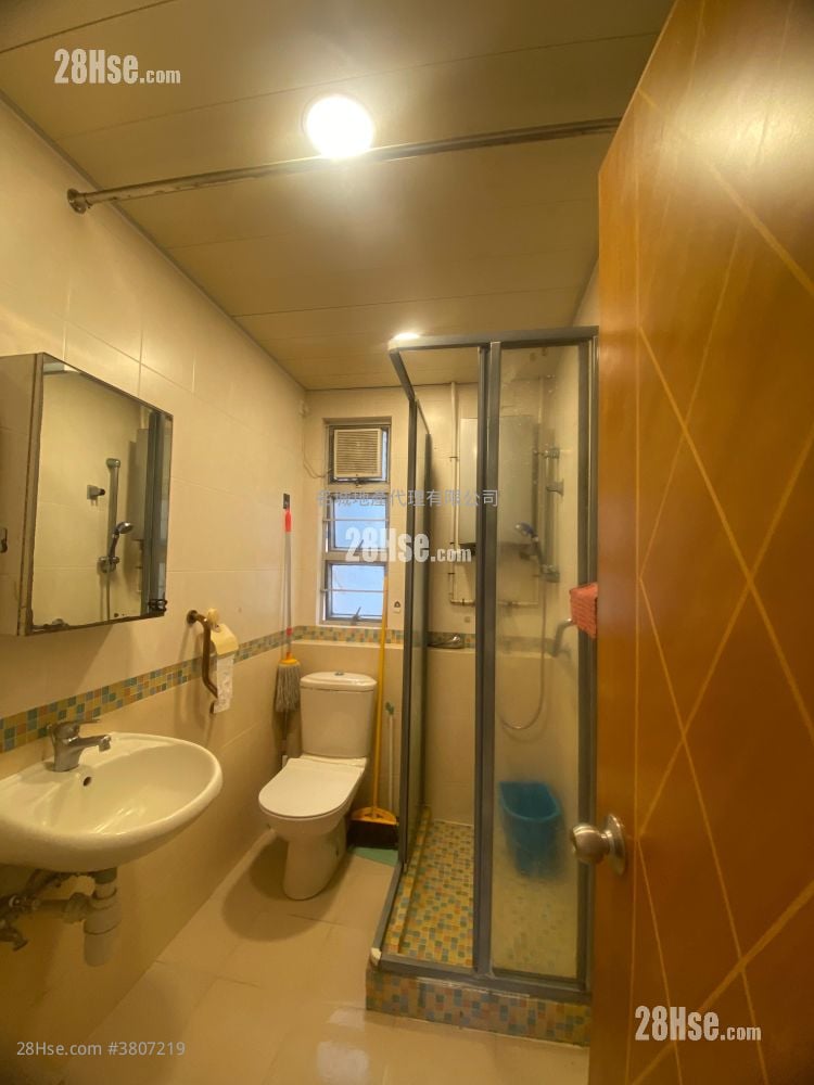 愉景花园 租盘 689 平方尺