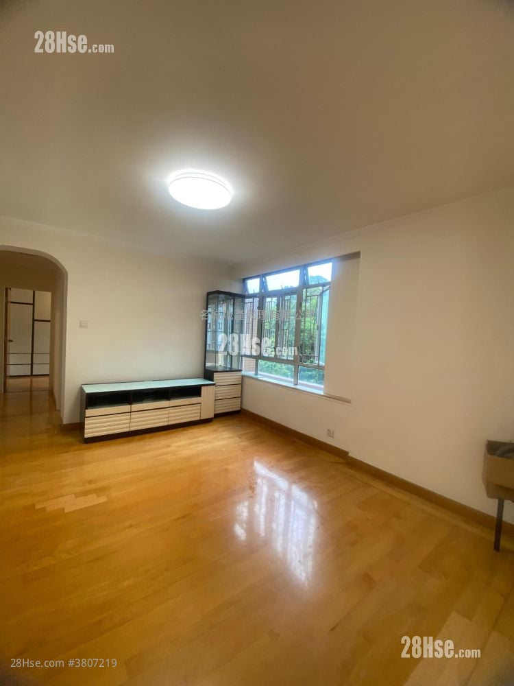 愉景花园 租盘 689 平方尺