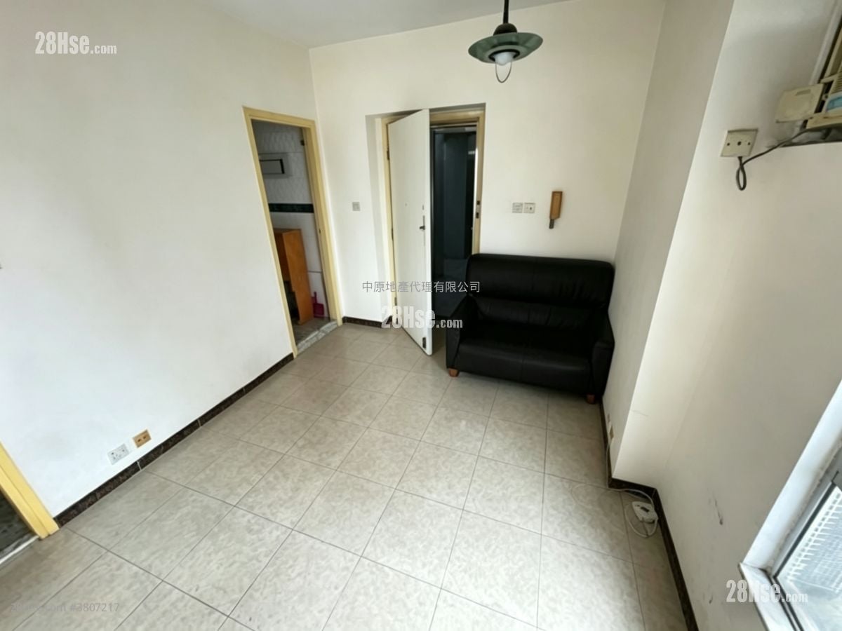 Tuen Mun Town Plaza Sell 2 Bedrooms 325 ft²