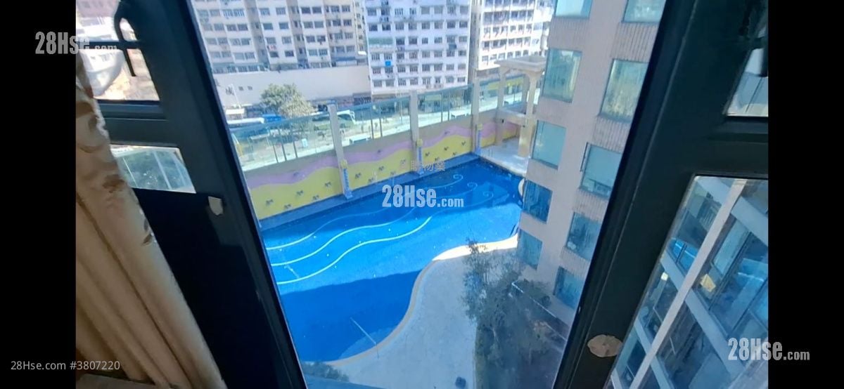 Majestic Park Rental 3 Bedrooms , 2 Bathrooms 800 ft²