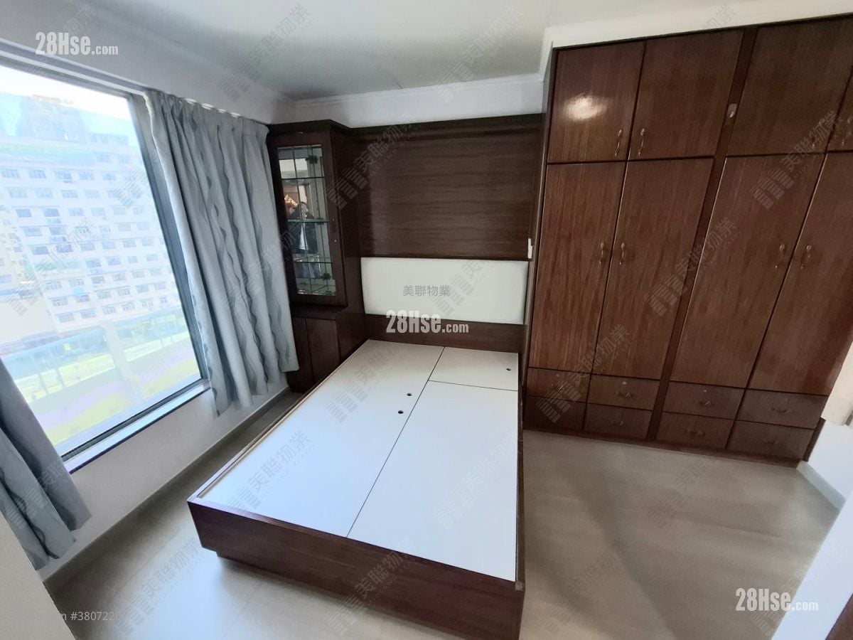 Majestic Park Rental 3 Bedrooms , 2 Bathrooms 800 ft²