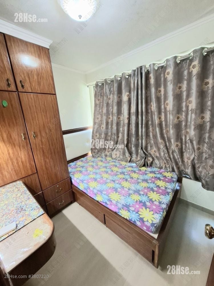 Majestic Park Rental 3 Bedrooms , 2 Bathrooms 800 ft²