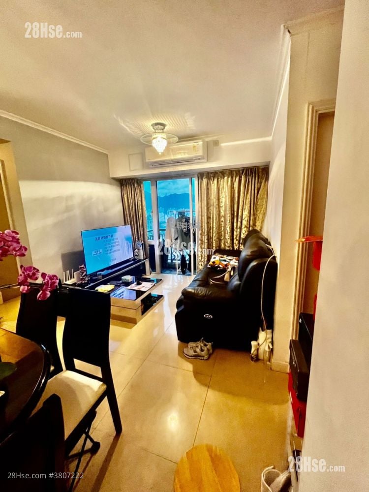 Sky Tower Sell 2 Bedrooms , 1 Bathroom 519 ft²