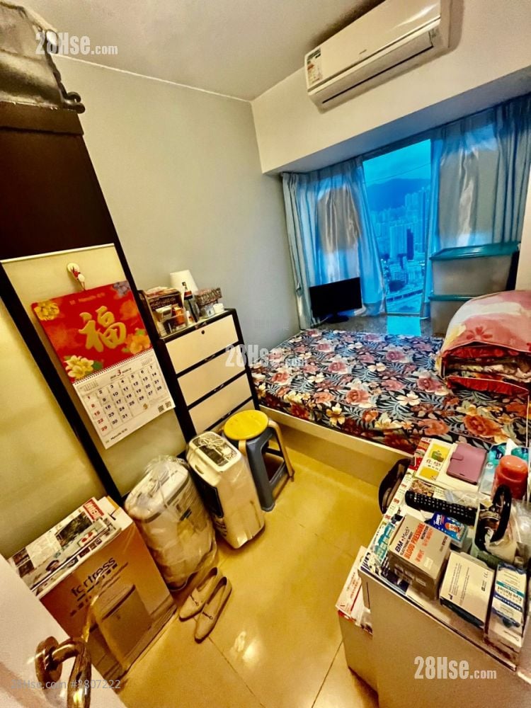 Sky Tower Sell 2 Bedrooms , 1 Bathroom 519 ft²