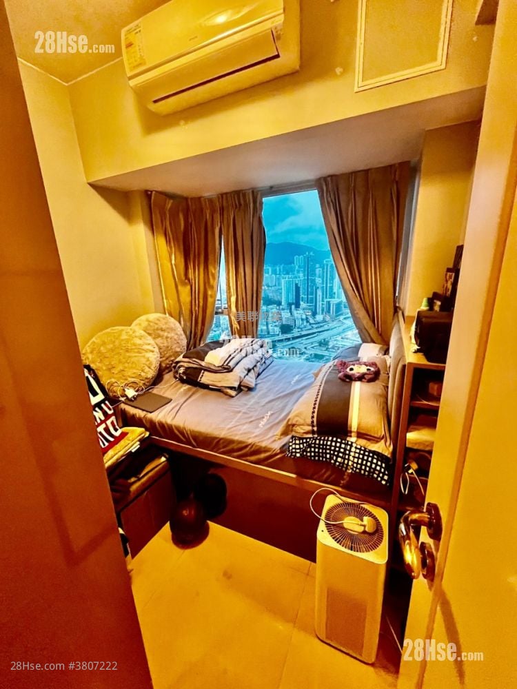 Sky Tower Sell 2 Bedrooms , 1 Bathroom 519 ft²