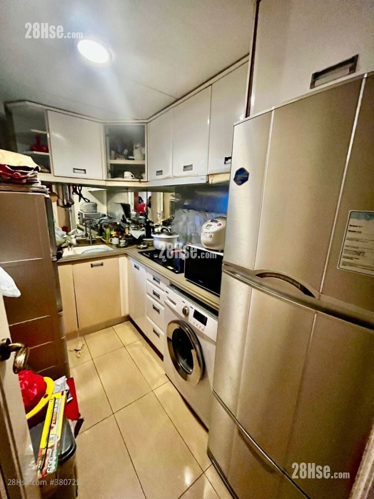 Sky Tower Sell 2 Bedrooms , 1 Bathroom 519 ft²