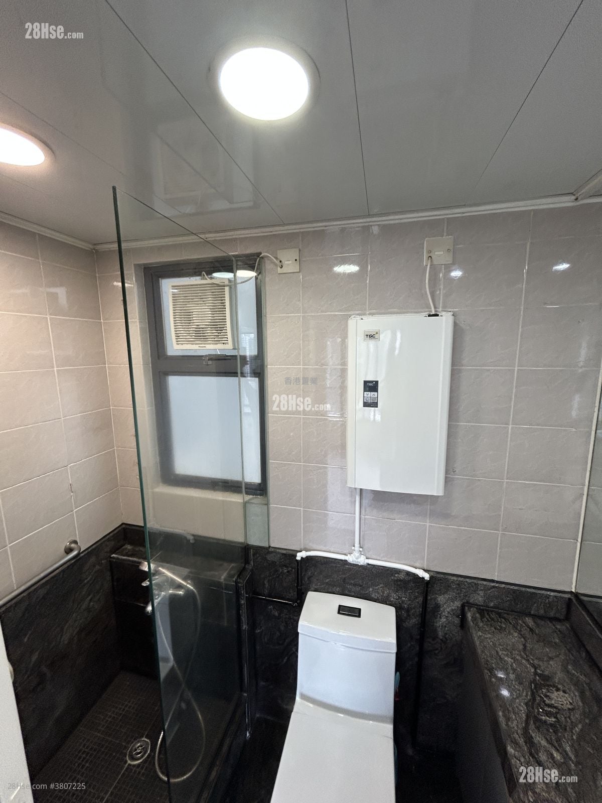 富华广场 售盘 2 房 339 平方尺