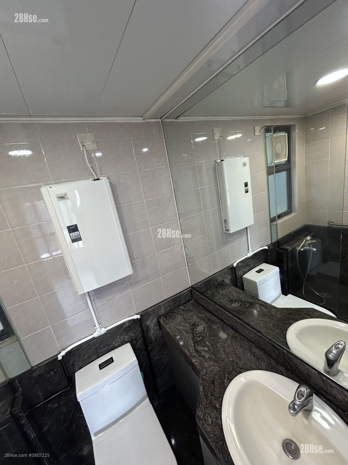 富华广场 售盘 2 房 339 平方尺