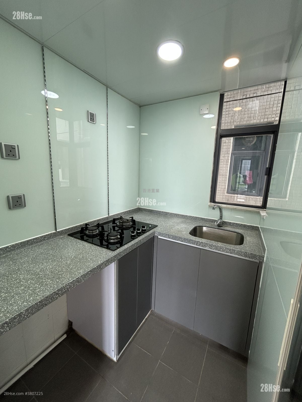 富华广场 售盘 2 房 339 平方尺