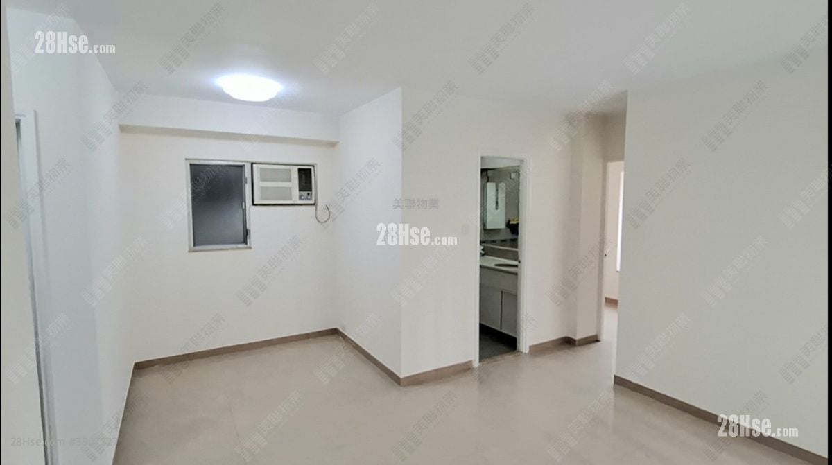 Yue Xiu Plaza Sell 2 Bedrooms , 1 Bathroom 469 ft²