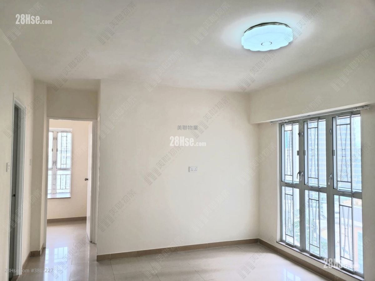 Yue Xiu Plaza Sell 2 Bedrooms , 1 Bathroom 469 ft²