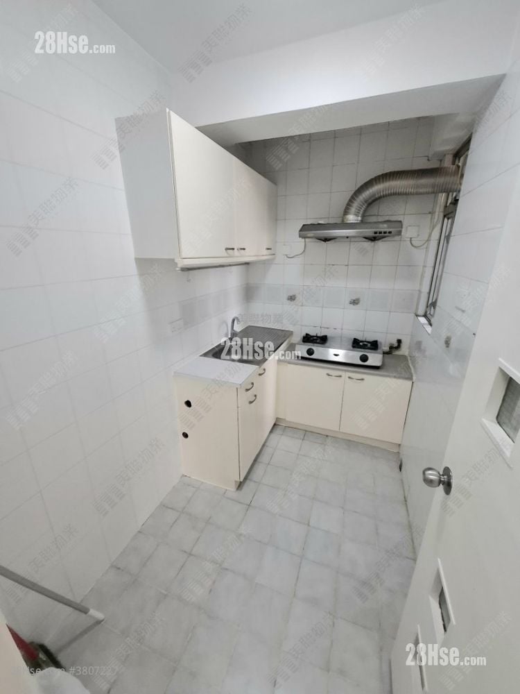 Yue Xiu Plaza Sell 2 Bedrooms , 1 Bathroom 469 ft²