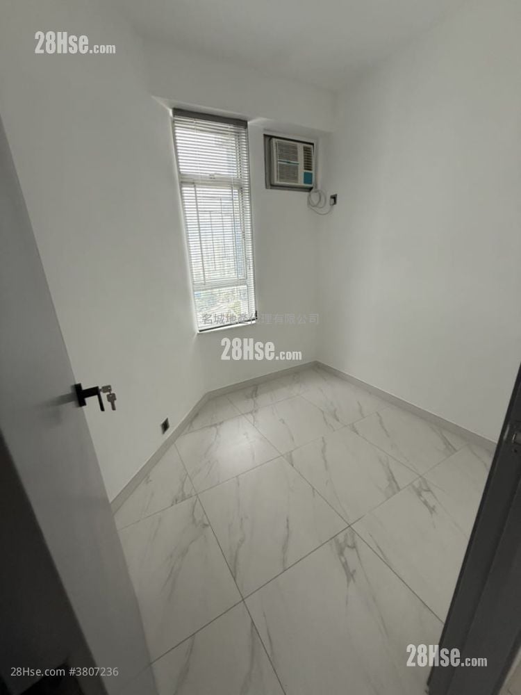 Man Lai Court Sell 622 ft²