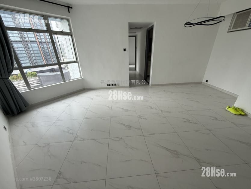 Man Lai Court Sell 622 ft²