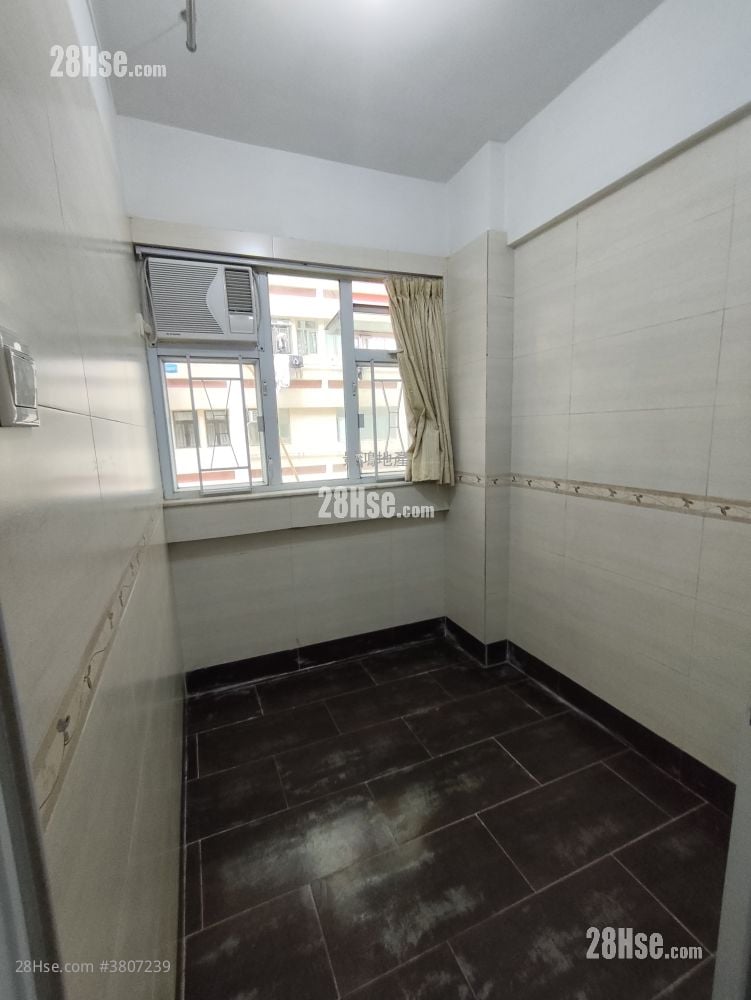 文華樓 租盤 2 房 , 1 浴室 300 平方呎