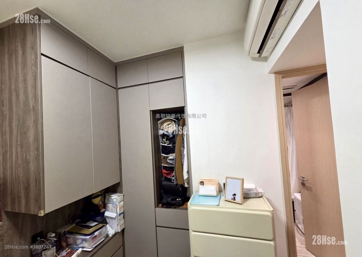 The Regent Sell 3 Bedrooms , 3 Bathrooms 744 ft²