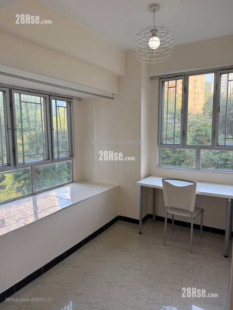 Golden Lion Garden Rental 1 Bedroom , 1 Bathroom 285 ft²