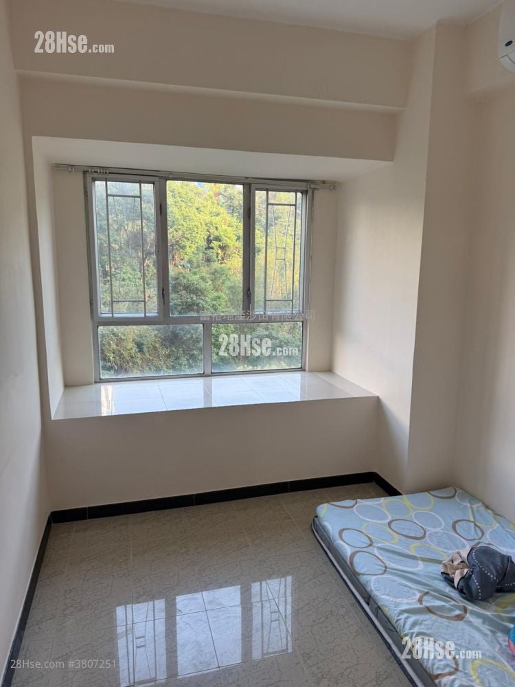 Golden Lion Garden Rental 1 Bedroom , 1 Bathroom 285 ft²