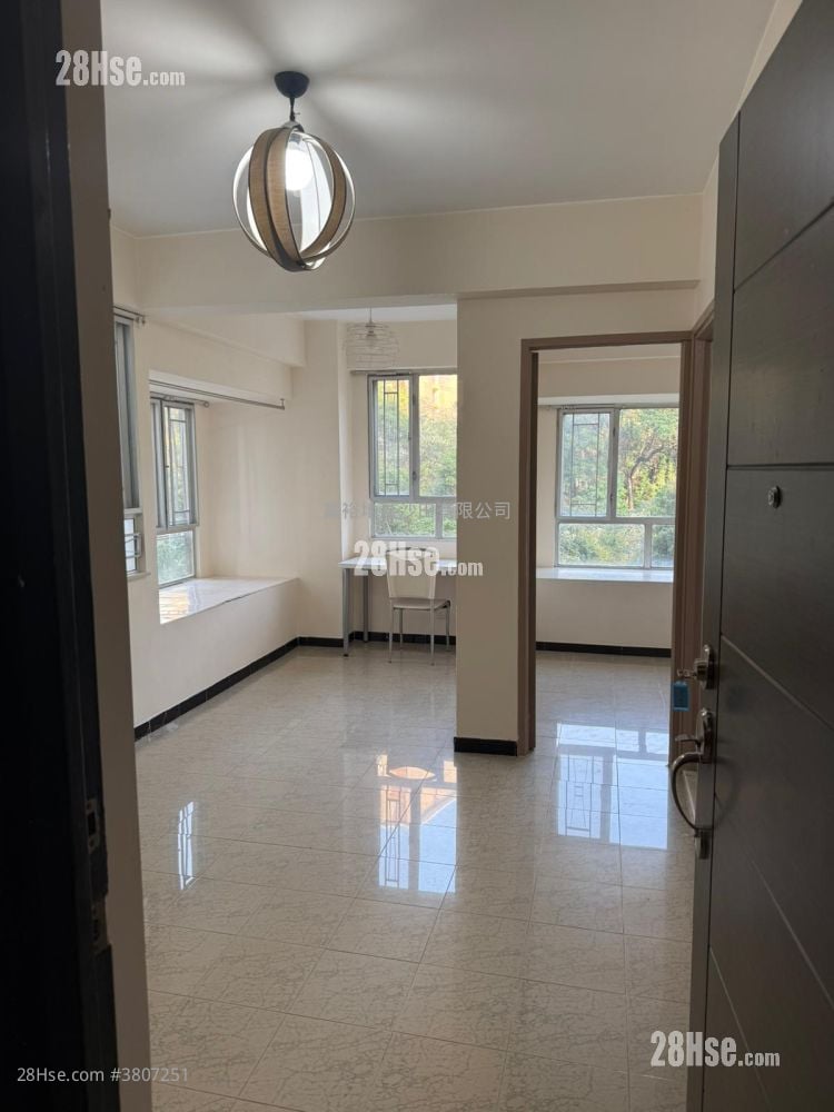 Golden Lion Garden Rental 1 Bedroom , 1 Bathroom 285 ft²