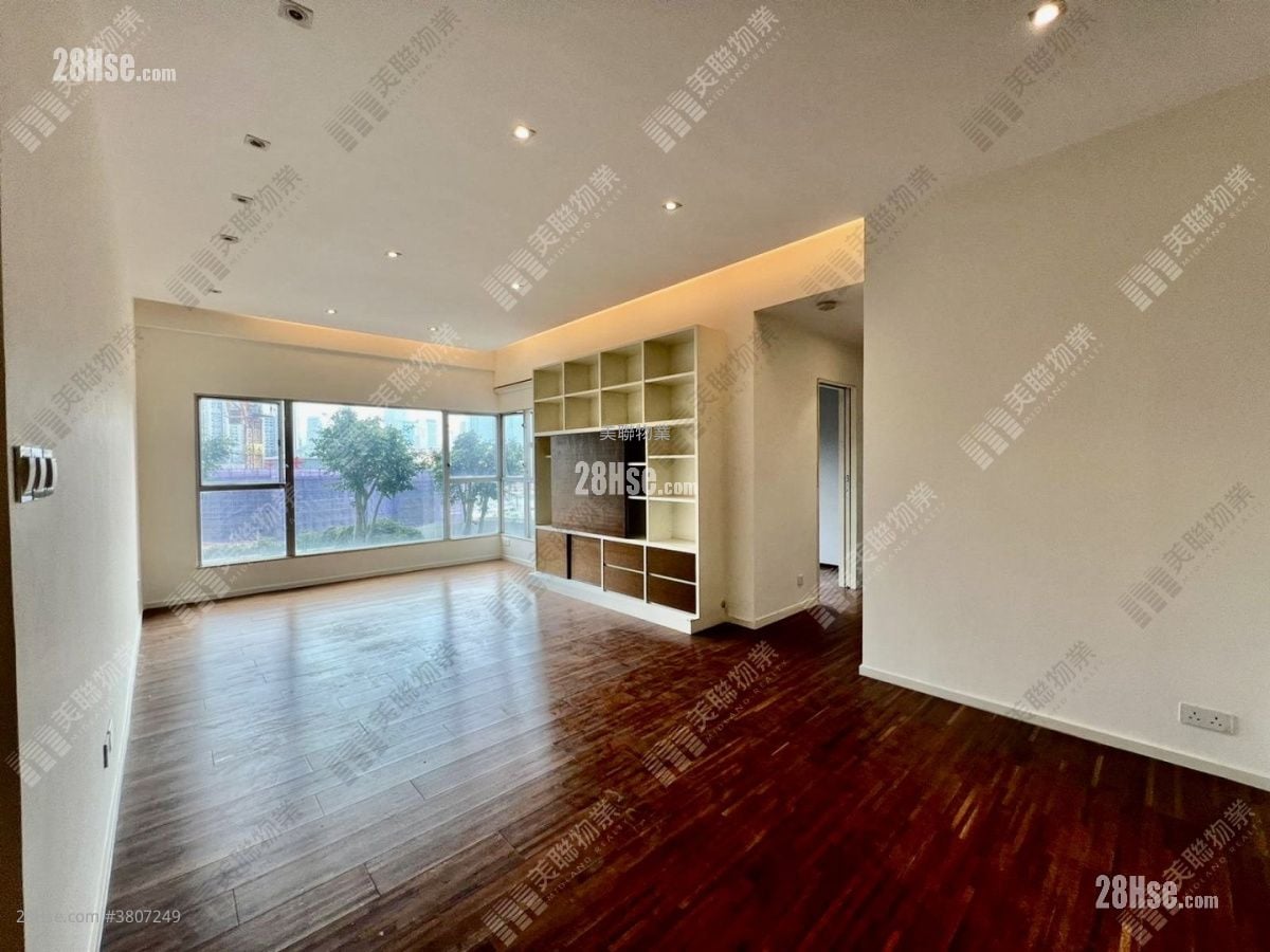 The Waterfront Sell 3 Bedrooms 930 ft²