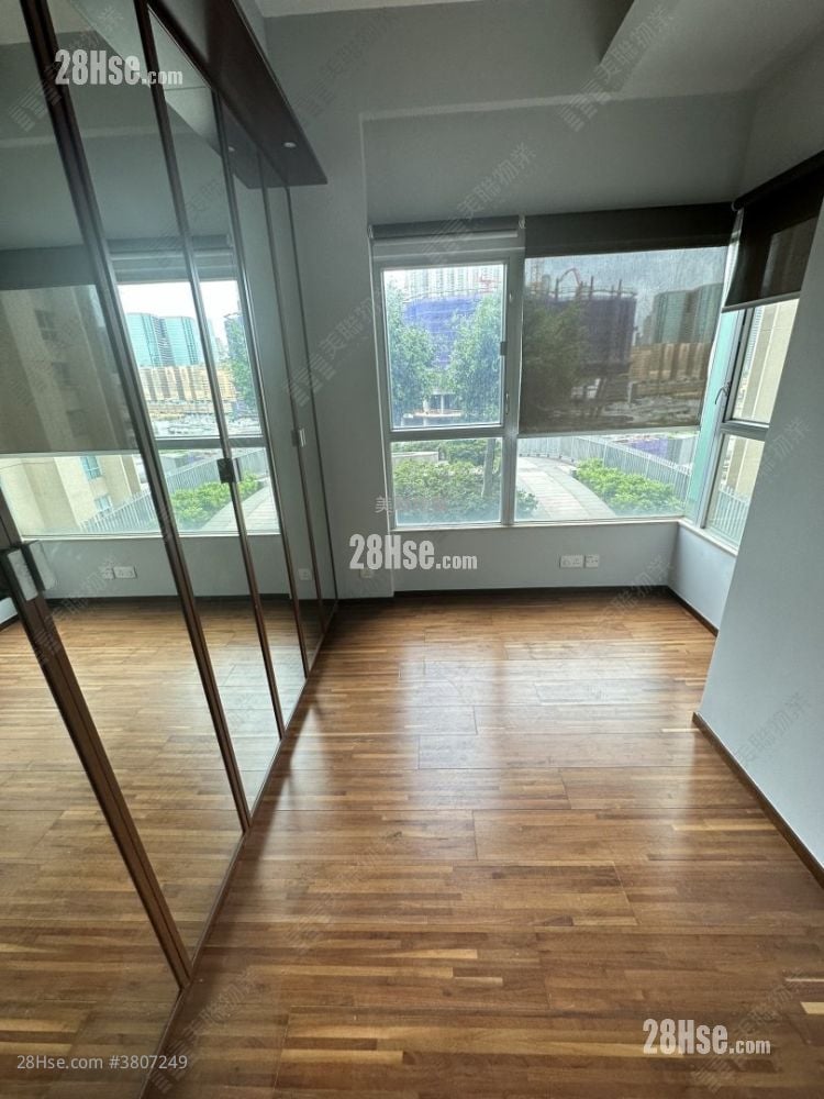 The Waterfront Sell 3 Bedrooms 930 ft²