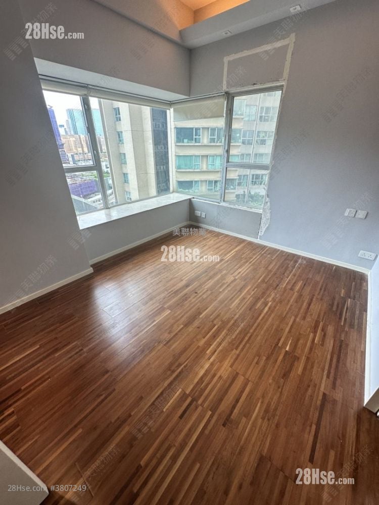 The Waterfront Sell 3 Bedrooms 930 ft²