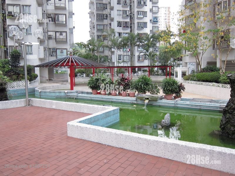 Golden Lion Garden Rental 1 Bedroom , 1 Bathroom 285 ft²