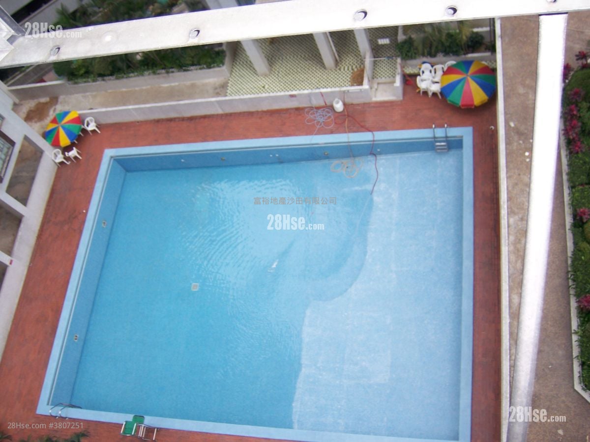 Golden Lion Garden Rental 1 Bedroom , 1 Bathroom 285 ft²