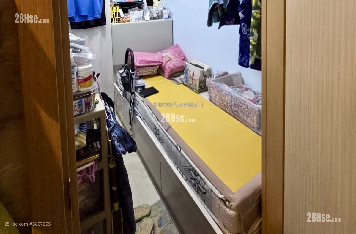 The Regent Rental 3 Bedrooms , 3 Bathrooms 744 ft²