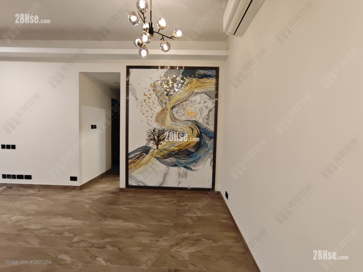 Yoho Midtown Rental 948 ft²