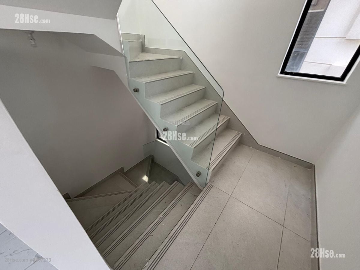 村屋 售盤 3 房 , 2 浴室