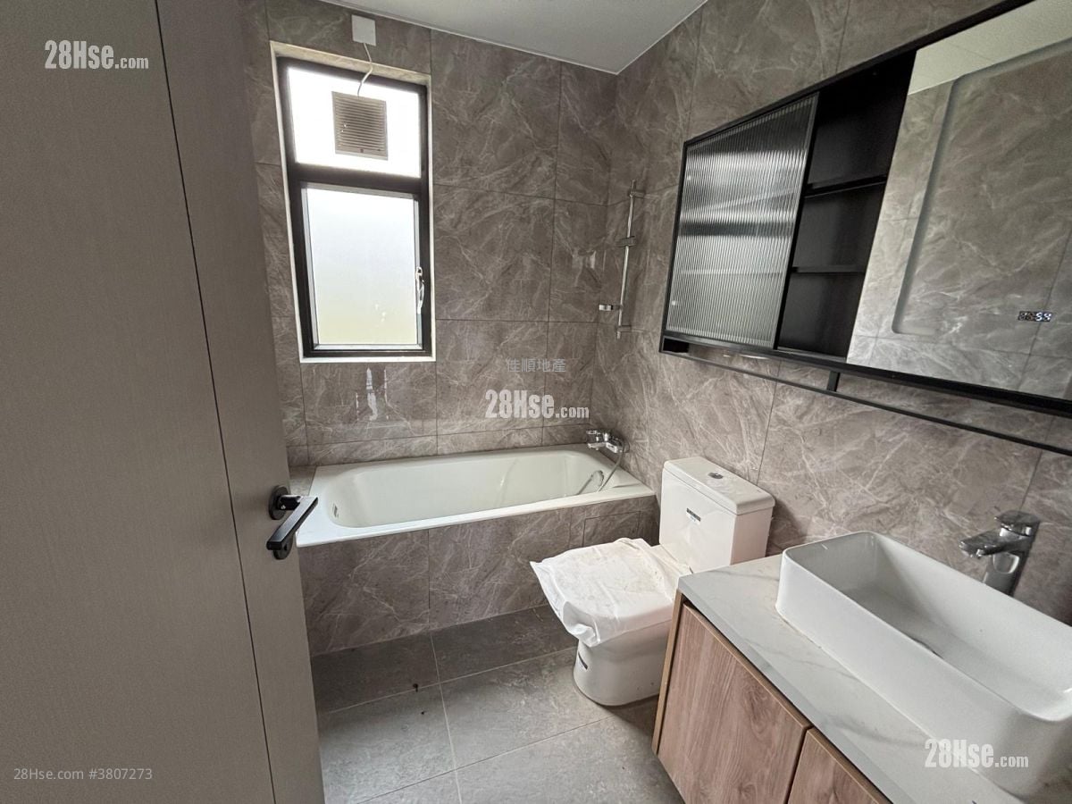 村屋 售盤 3 房 , 2 浴室