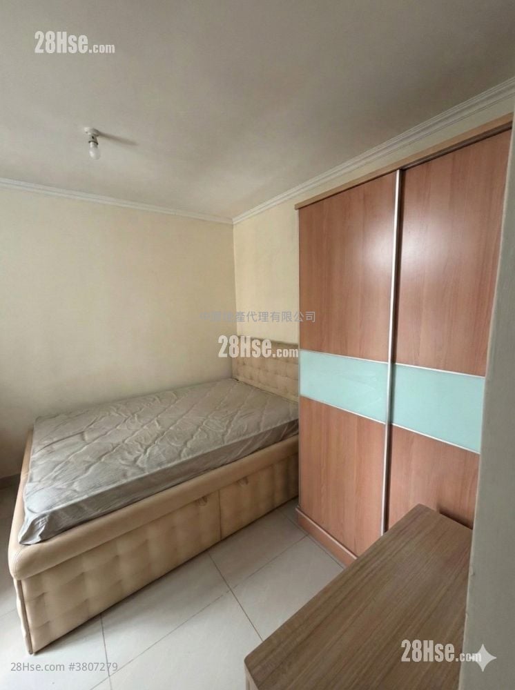 Ching Wang Court Sell 3 Bedrooms , 1 Bathroom 650 ft²