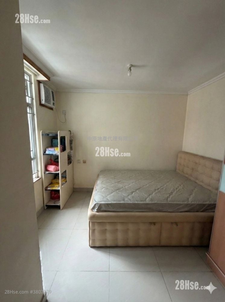 Ching Wang Court Sell 3 Bedrooms , 1 Bathroom 650 ft²