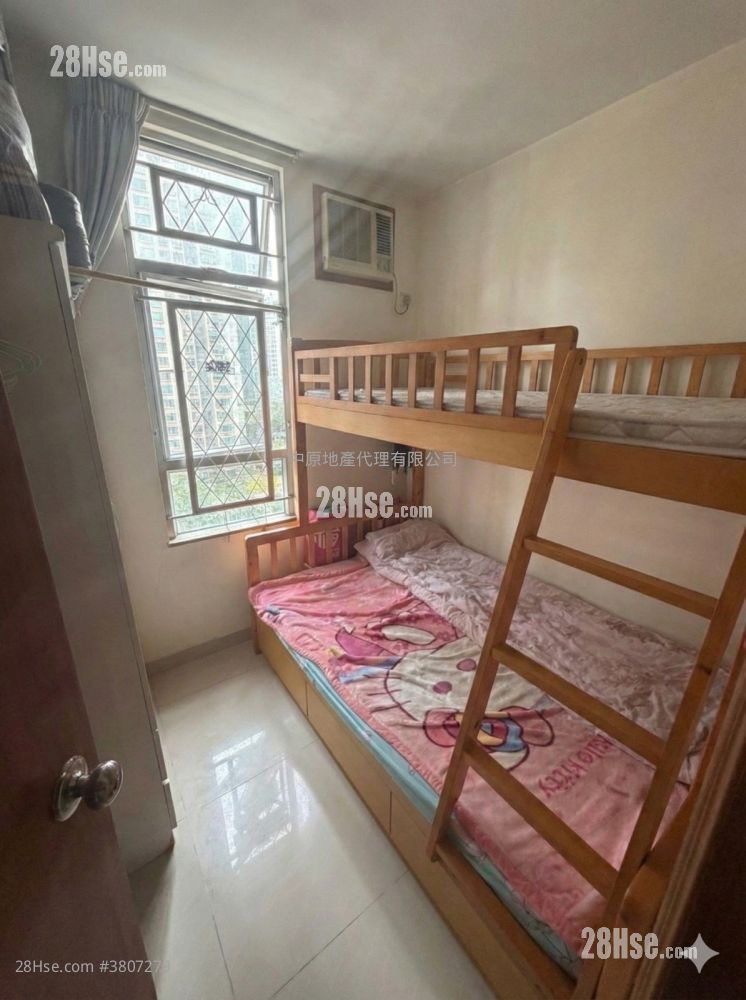 Ching Wang Court Sell 3 Bedrooms , 1 Bathroom 650 ft²