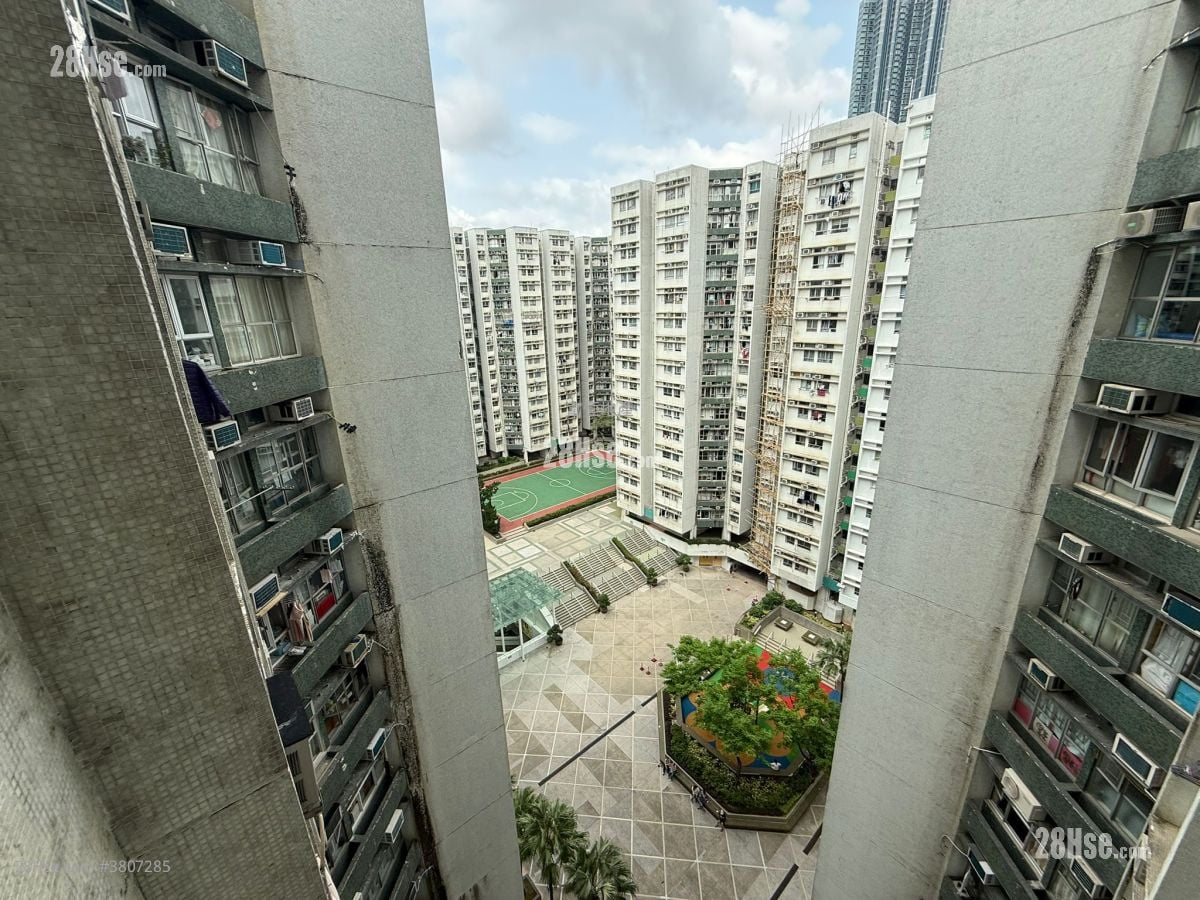Whampoa Garden Sell 2 Bedrooms , 1 Bathroom 389 ft²