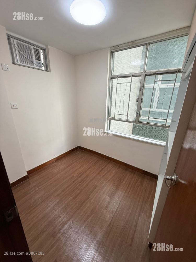 Whampoa Garden Sell 2 Bedrooms , 1 Bathroom 389 ft²