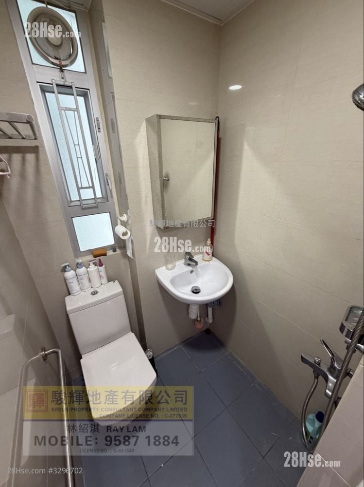 Winfield Building Sell 2 Bedrooms , 1 Bathroom 246 ft²