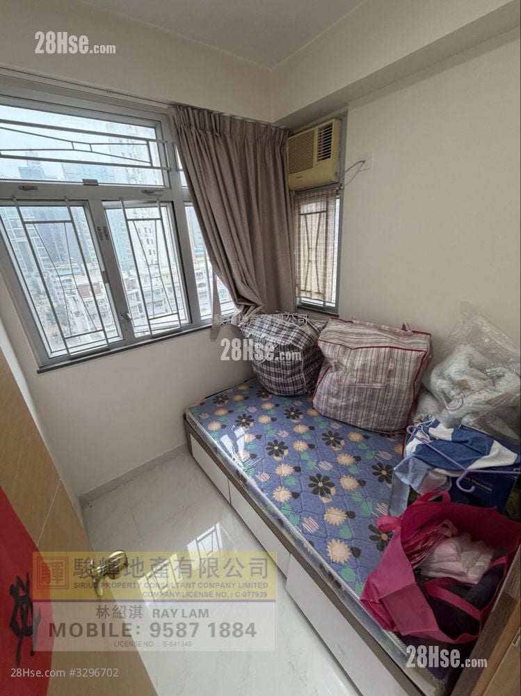 Winfield Building Sell 2 Bedrooms , 1 Bathroom 246 ft²