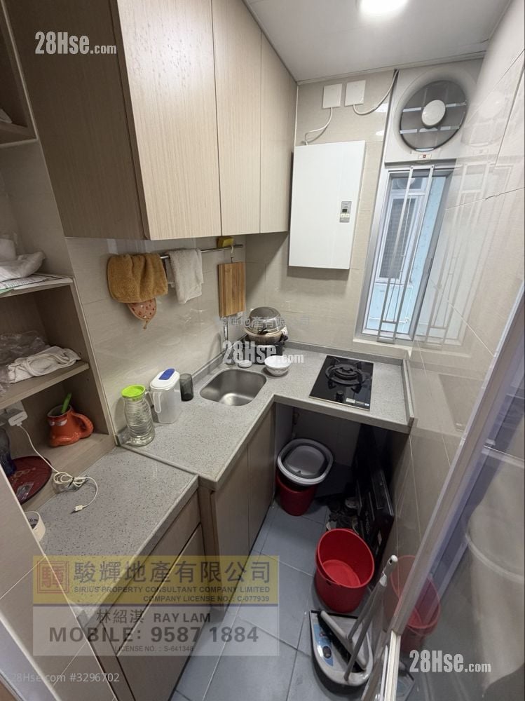 Winfield Building Sell 2 Bedrooms , 1 Bathroom 246 ft²