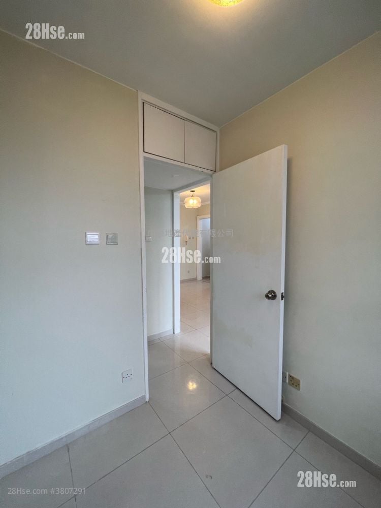 Ching Wang Court Sell 2 Bedrooms 506 ft²