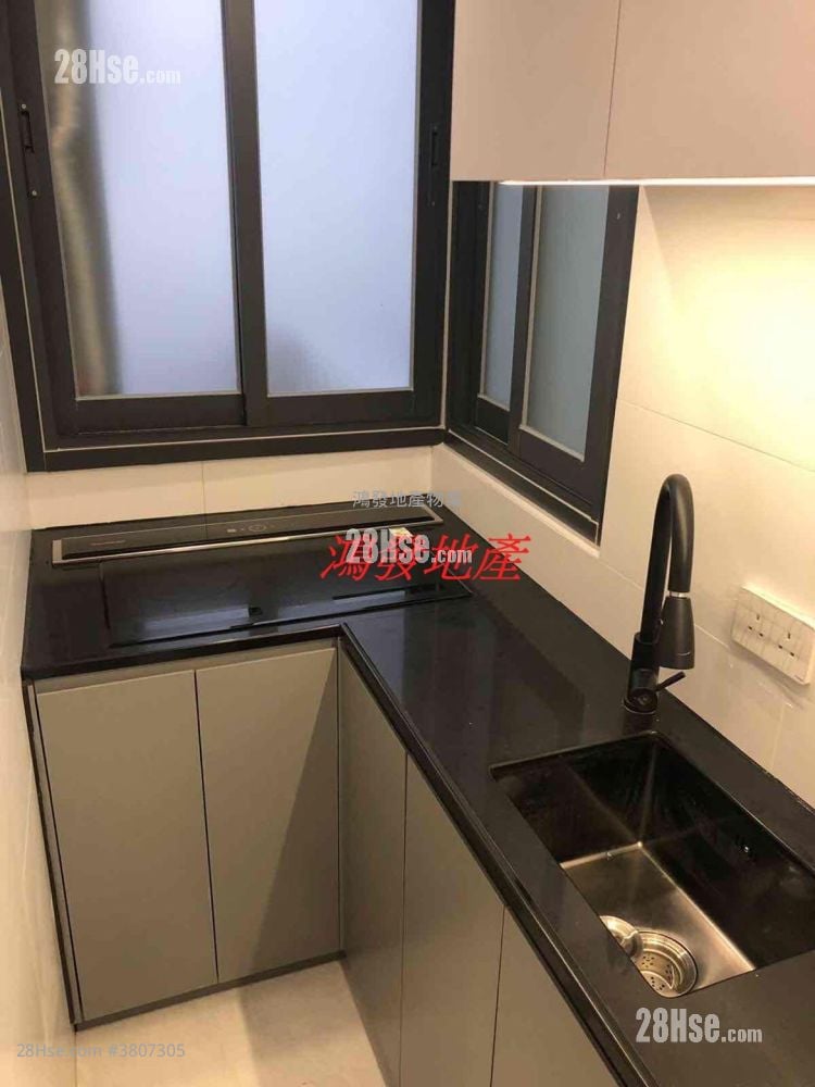 Ample Building Sell 2 Bedrooms 410 ft²