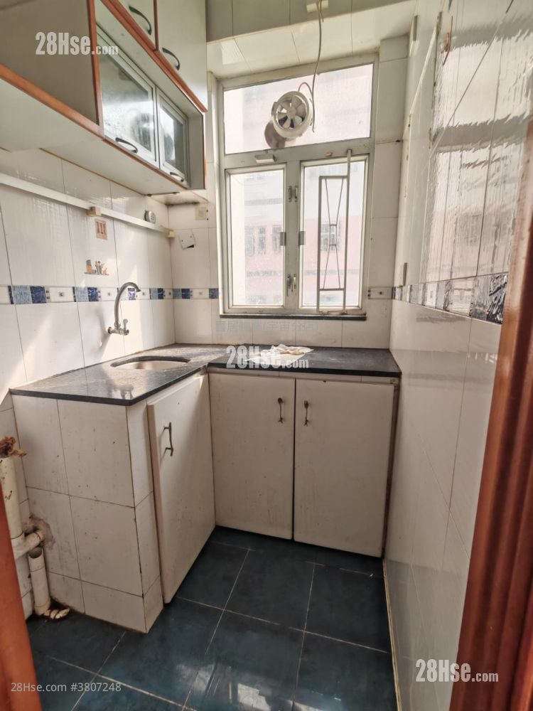 安寧大廈 租盤 2 房 , 1 浴室 246 平方呎