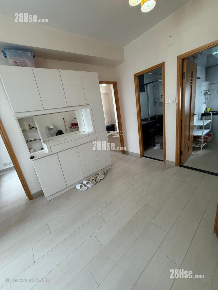 Nan Sang Building Rental 2 Bedrooms , 1 Bathroom 451 ft²