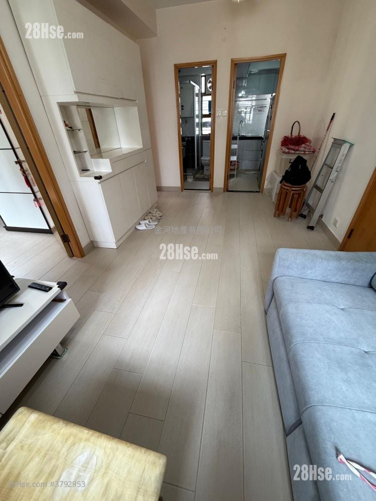 Nan Sang Building Rental 2 Bedrooms , 1 Bathroom 451 ft²