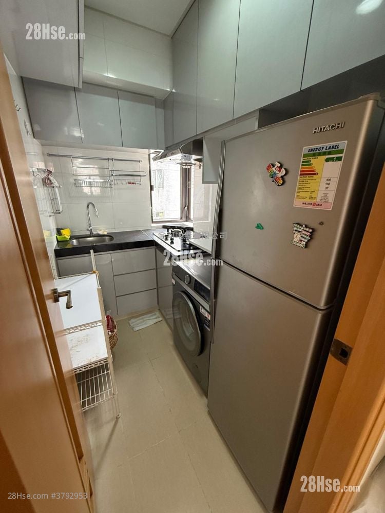 Nan Sang Building Rental 2 Bedrooms , 1 Bathroom 451 ft²