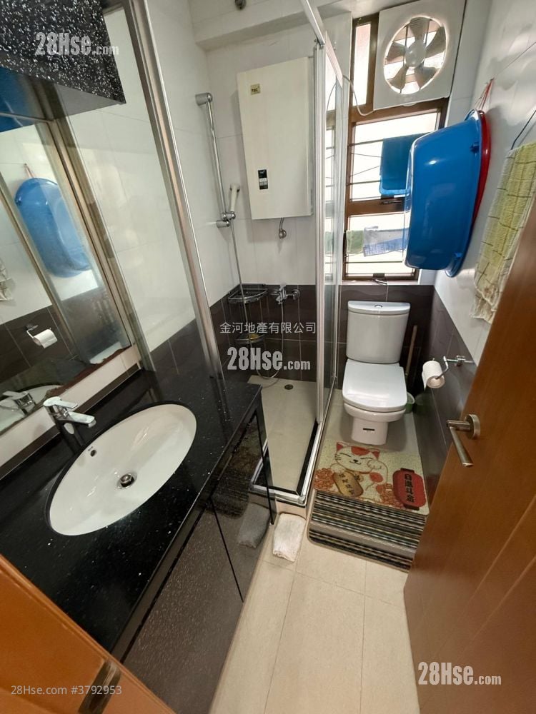 Nan Sang Building Rental 2 Bedrooms , 1 Bathroom 451 ft²